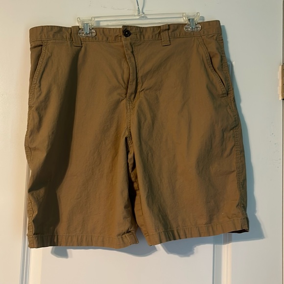 Khaki shorts - Picture 1 of 3